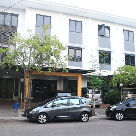 Carica Homestay Surabaja Zewnętrze zdjęcie