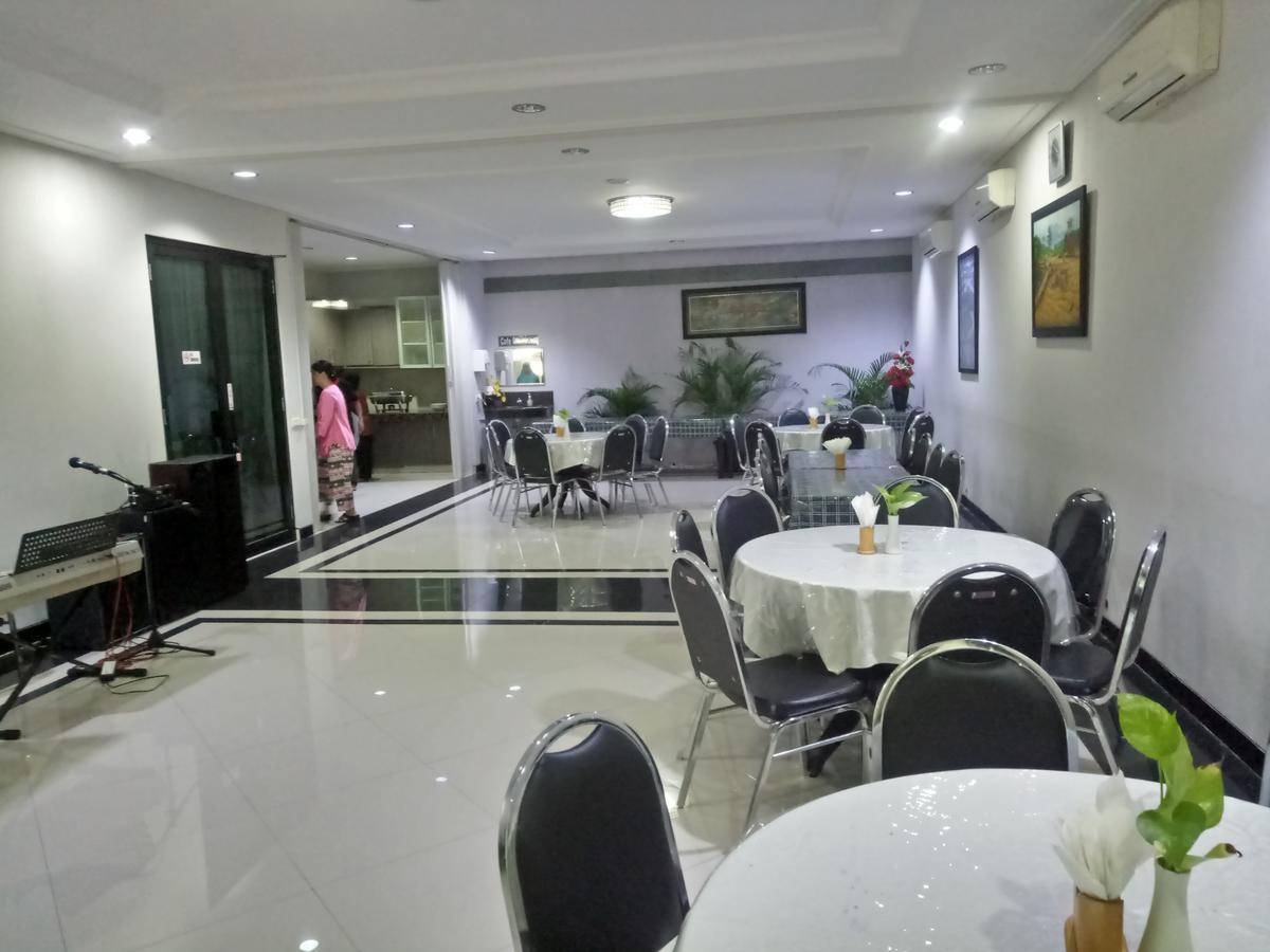Carica Homestay Surabaja Zewnętrze zdjęcie