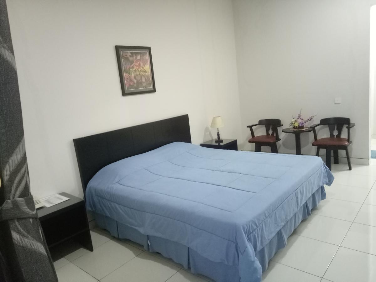 Carica Homestay Surabaja Zewnętrze zdjęcie